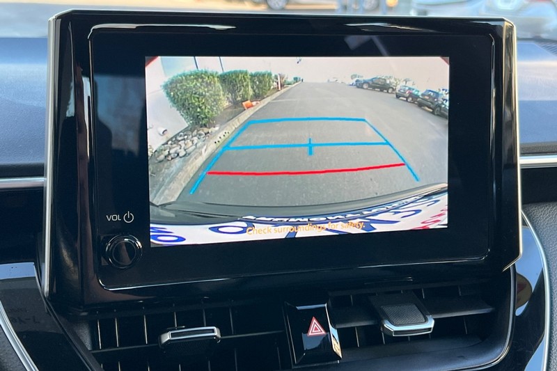 Toyota Corolla Vehicle Full-screen Gallery Image 18