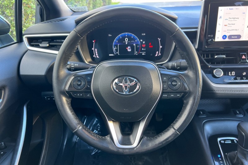 Toyota Corolla Vehicle Full-screen Gallery Image 22