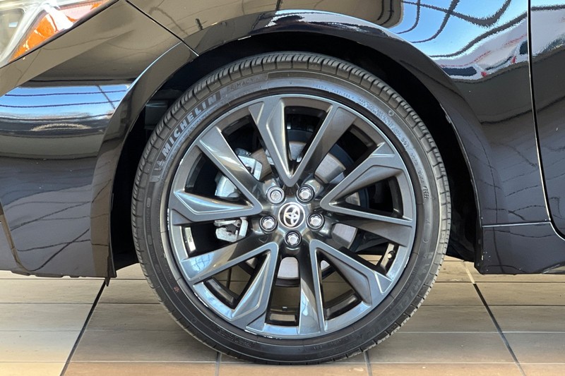 Toyota Corolla Vehicle Full-screen Gallery Image 25