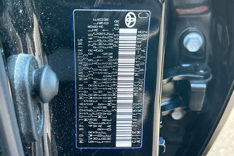 Toyota Corolla Vehicle Full-screen Gallery Image 28