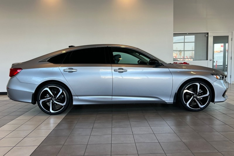 Honda Accord Sedan Vehicle Full-screen Gallery Image 03