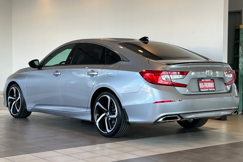 Honda Accord Sedan Vehicle Full-screen Gallery Image 06