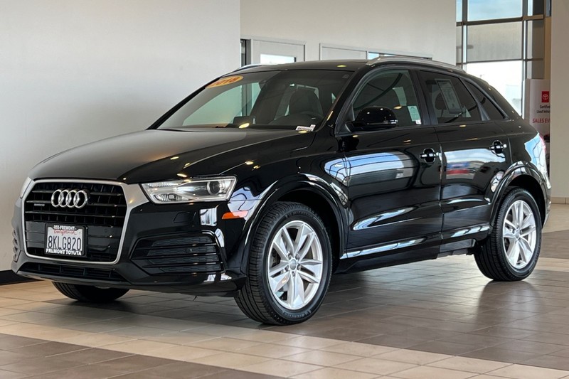 Audi Q3 Vehicle Full-screen Gallery Image 08