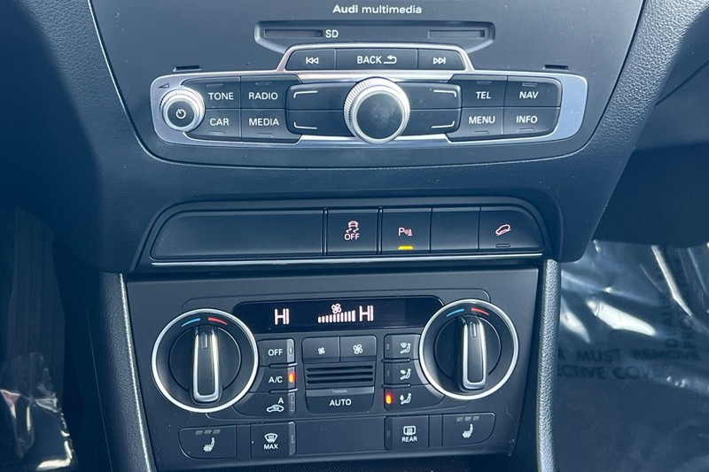 Audi Q3 Vehicle Full-screen Gallery Image 20