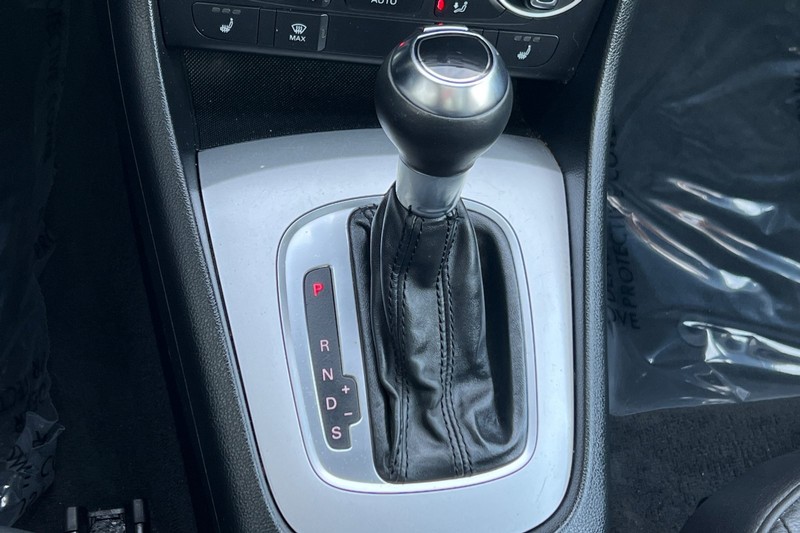 Audi Q3 Vehicle Full-screen Gallery Image 21