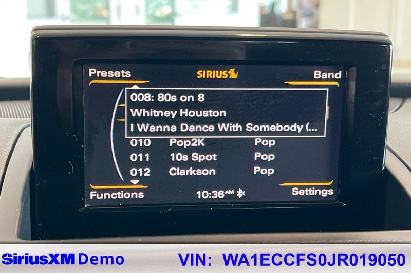 Audi Q3 Vehicle Full-screen Gallery Image 27