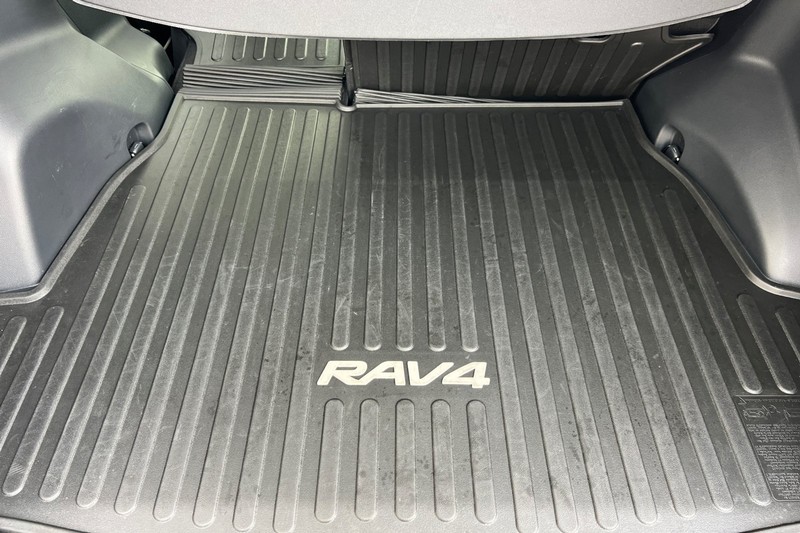 Toyota RAV4 Prime Vehicle Full-screen Gallery Image 15