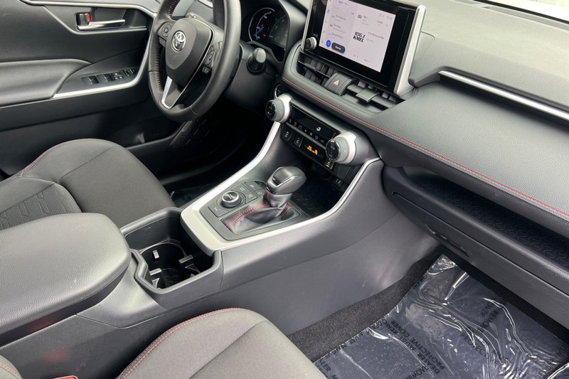 Toyota RAV4 Prime Vehicle Full-screen Gallery Image 16