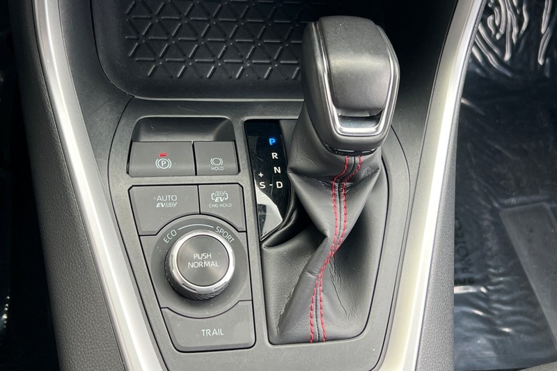 Toyota RAV4 Prime Vehicle Full-screen Gallery Image 21