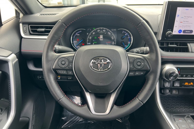 Toyota RAV4 Prime Vehicle Full-screen Gallery Image 23