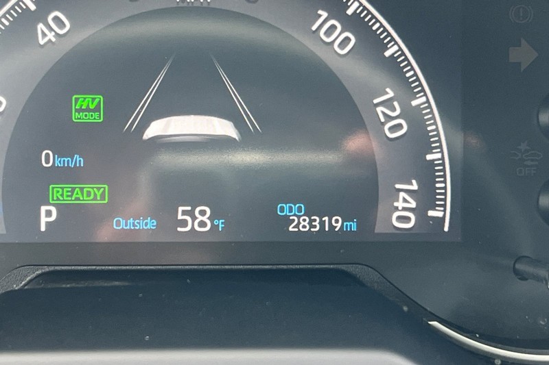 Toyota RAV4 Prime Vehicle Full-screen Gallery Image 25