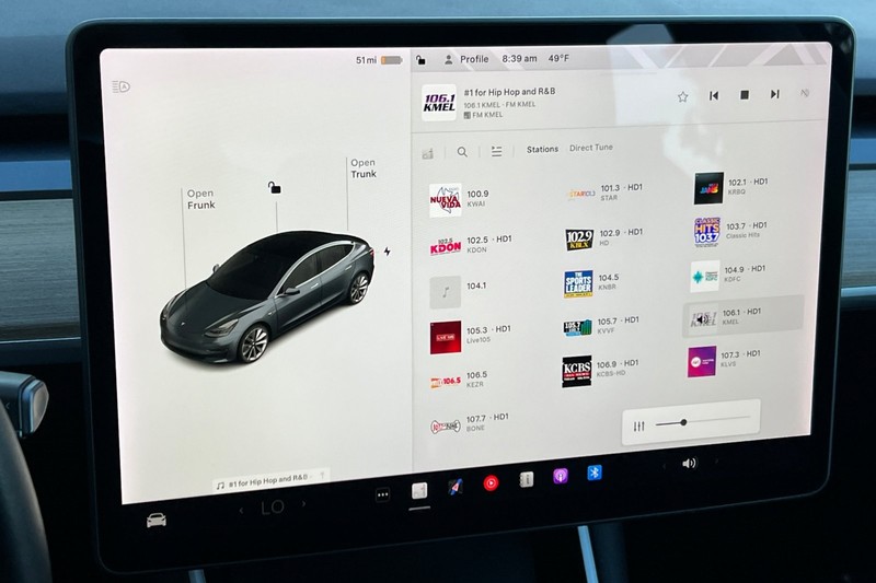Tesla Model 3 Vehicle Full-screen Gallery Image 17