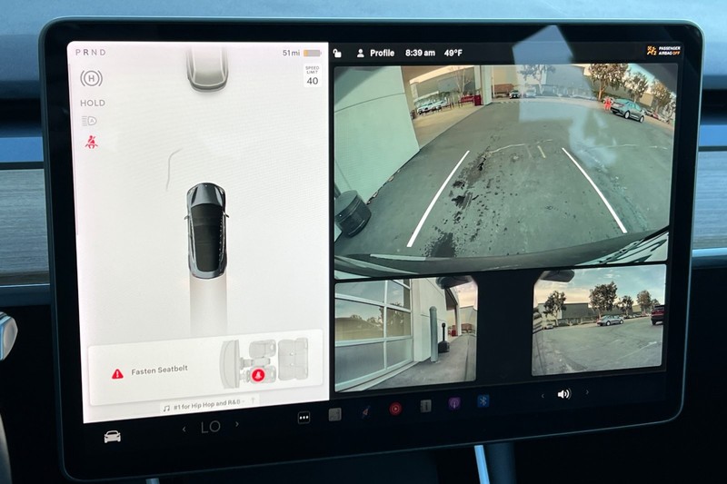 Tesla Model 3 Vehicle Full-screen Gallery Image 19