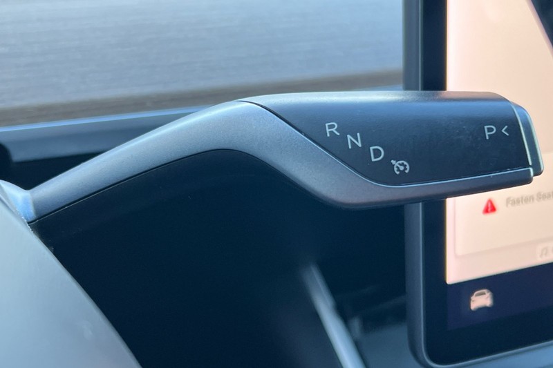 Tesla Model 3 Vehicle Full-screen Gallery Image 20