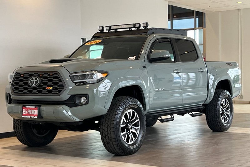 Toyota Tacoma Vehicle Full-screen Gallery Image 08