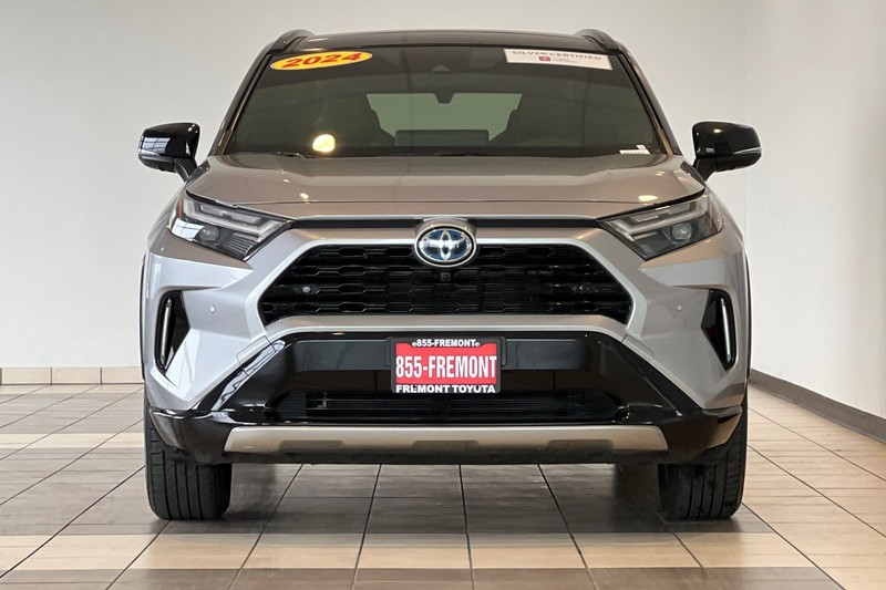 Toyota RAV4 Vehicle Full-screen Gallery Image 09