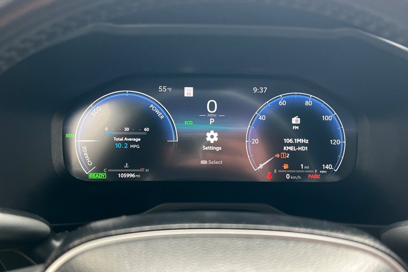 Toyota RAV4 Vehicle Full-screen Gallery Image 24