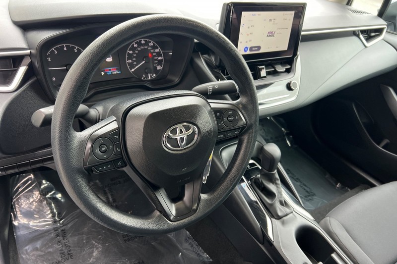 Toyota Corolla Vehicle Full-screen Gallery Image 10
