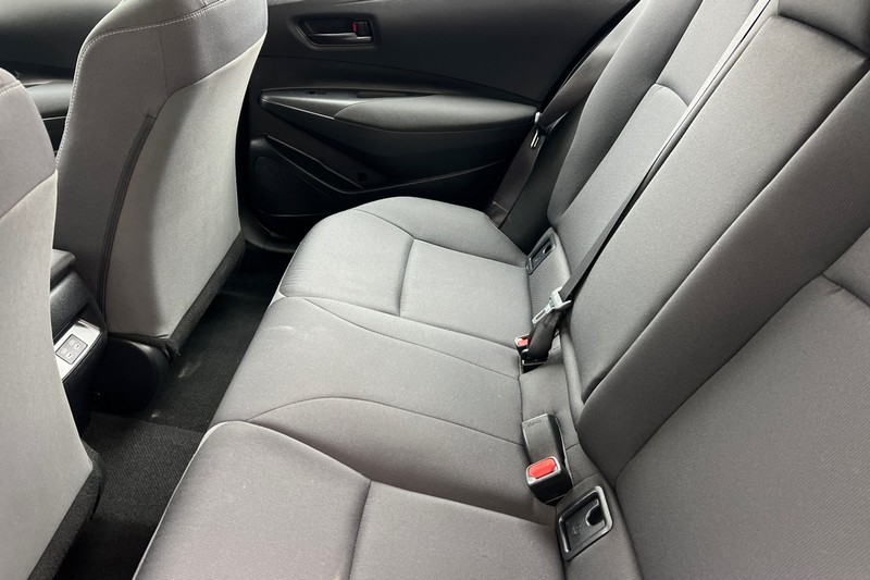 Toyota Corolla Vehicle Full-screen Gallery Image 12