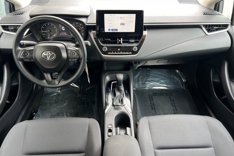 Toyota Corolla Vehicle Full-screen Gallery Image 13