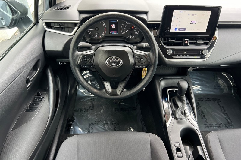 Toyota Corolla Vehicle Full-screen Gallery Image 14