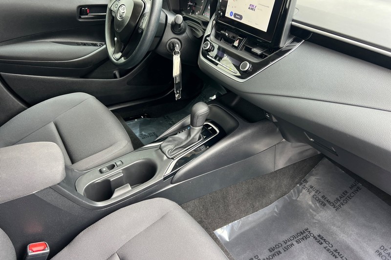 Toyota Corolla Vehicle Full-screen Gallery Image 15