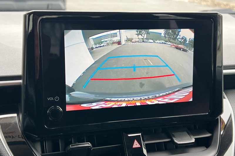 Toyota Corolla Vehicle Full-screen Gallery Image 18