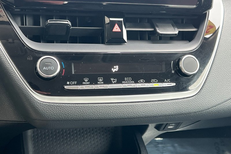 Toyota Corolla Vehicle Full-screen Gallery Image 19