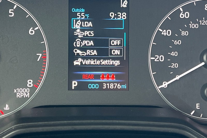 Toyota Corolla Vehicle Full-screen Gallery Image 23