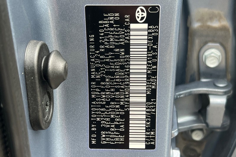 Toyota Corolla Vehicle Full-screen Gallery Image 27