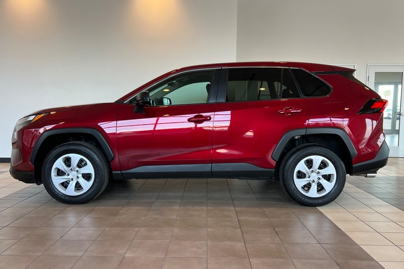 Toyota RAV4 Vehicle Full-screen Gallery Image 07