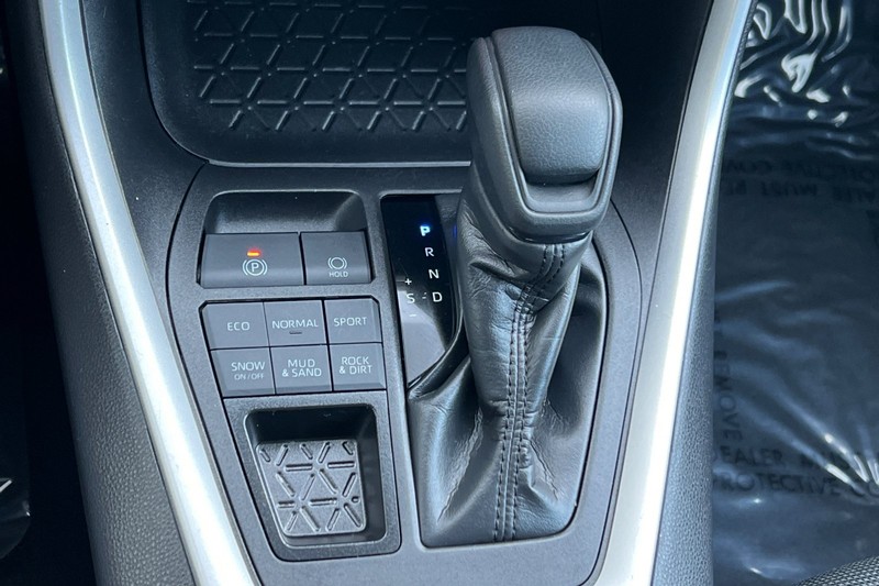 Toyota RAV4 Vehicle Full-screen Gallery Image 21