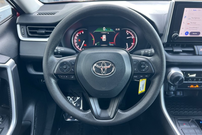 Toyota RAV4 Vehicle Full-screen Gallery Image 22