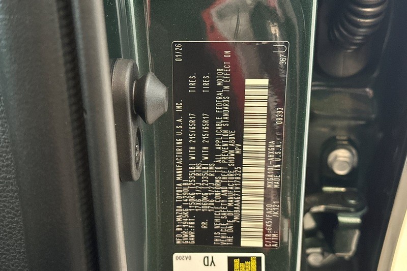 Toyota Corolla Cross Vehicle Full-screen Gallery Image 23