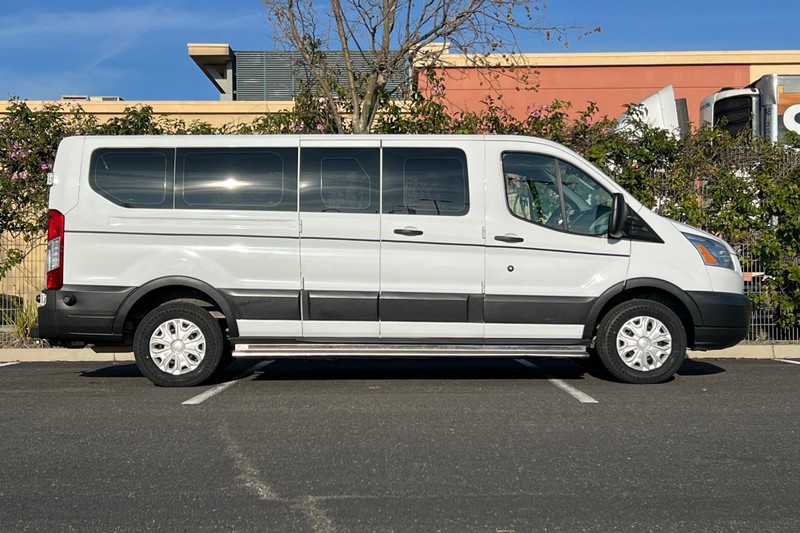 Ford Transit Wagon Vehicle Full-screen Gallery Image 03