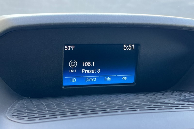 Ford Transit Wagon Vehicle Full-screen Gallery Image 19