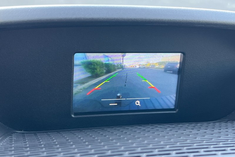 Ford Transit Wagon Vehicle Full-screen Gallery Image 20