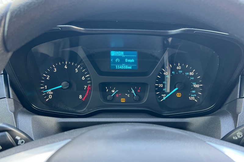 Ford Transit Wagon Vehicle Full-screen Gallery Image 24