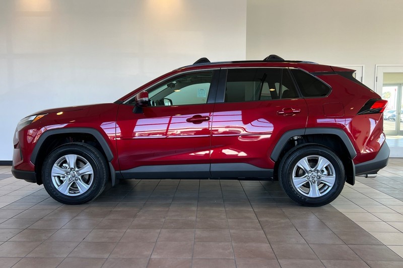 Toyota RAV4 Vehicle Full-screen Gallery Image 07