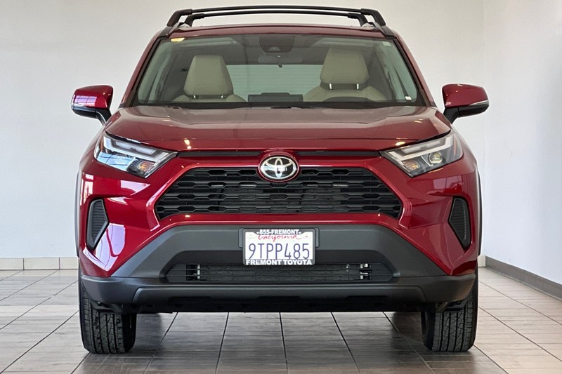 Toyota RAV4 Vehicle Full-screen Gallery Image 09