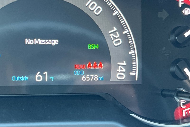 Toyota RAV4 Vehicle Full-screen Gallery Image 25