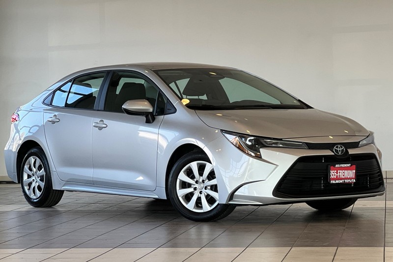 Toyota Corolla Vehicle Full-screen Gallery Image 02