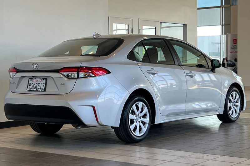 Toyota Corolla Vehicle Full-screen Gallery Image 04