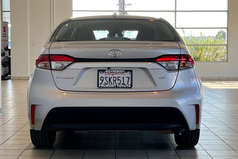 Toyota Corolla Vehicle Full-screen Gallery Image 05