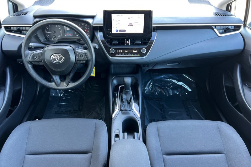 Toyota Corolla Vehicle Full-screen Gallery Image 13