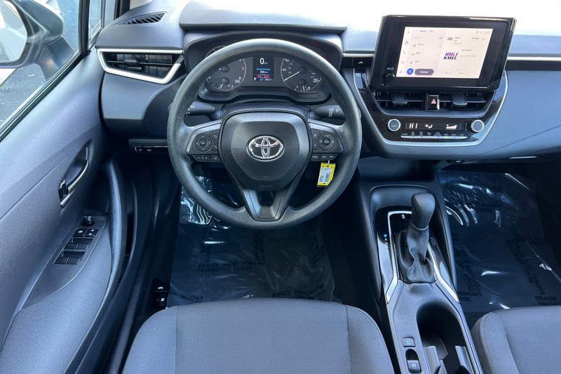 Toyota Corolla Vehicle Full-screen Gallery Image 14