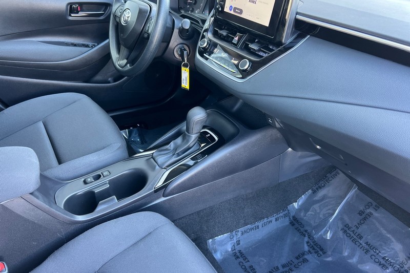 Toyota Corolla Vehicle Full-screen Gallery Image 15