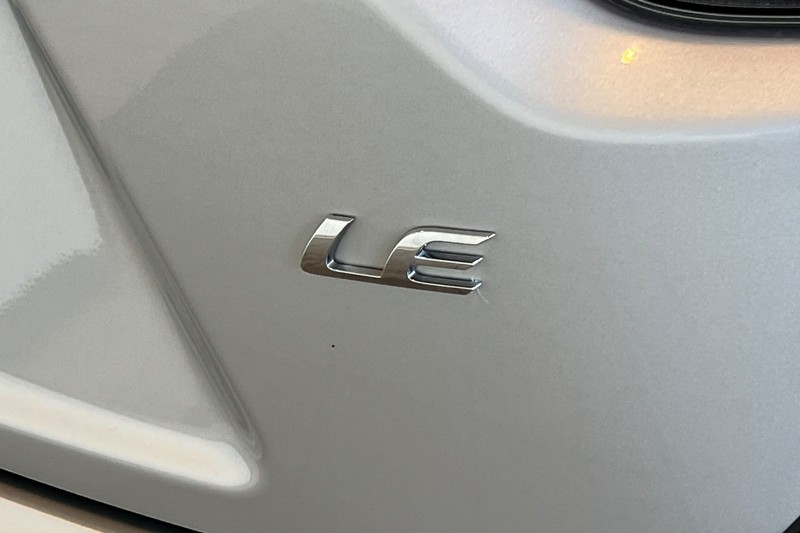 Toyota Corolla Vehicle Full-screen Gallery Image 25