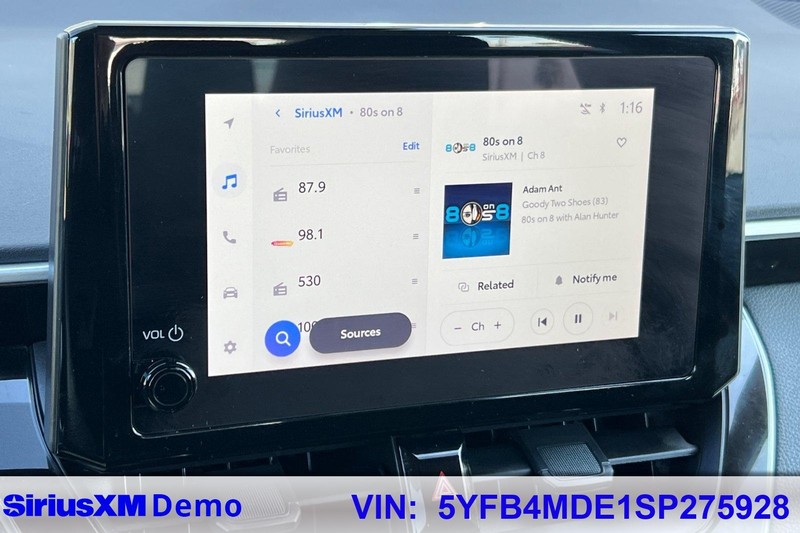 Toyota Corolla Vehicle Full-screen Gallery Image 26