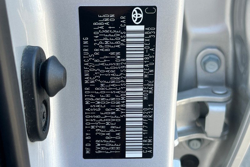 Toyota Corolla Vehicle Full-screen Gallery Image 27